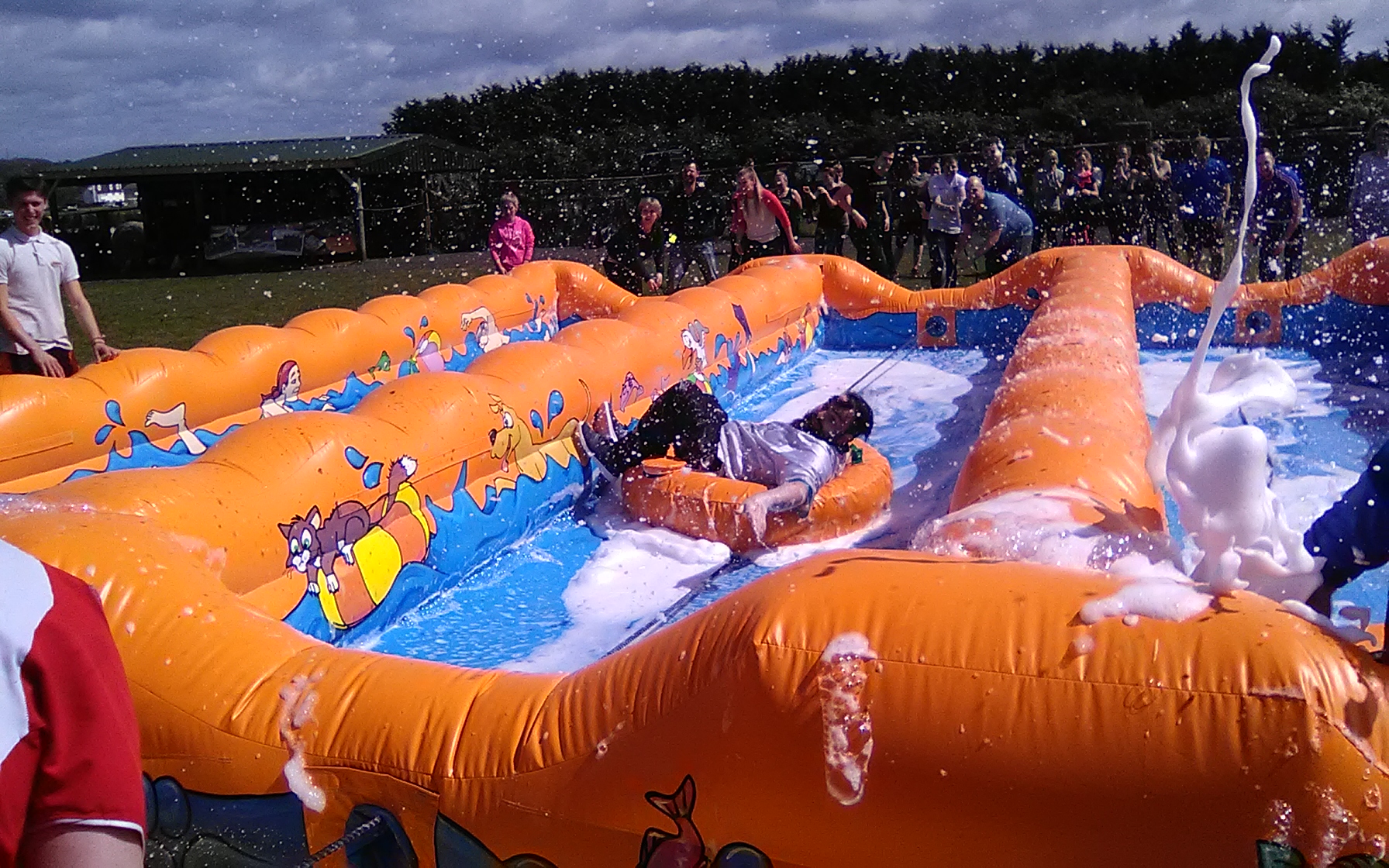 Ride on our ' All hands on deck ' in an awsome relay race , full of foam and fun !